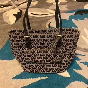 Authentic Michael Kors purse 🖤